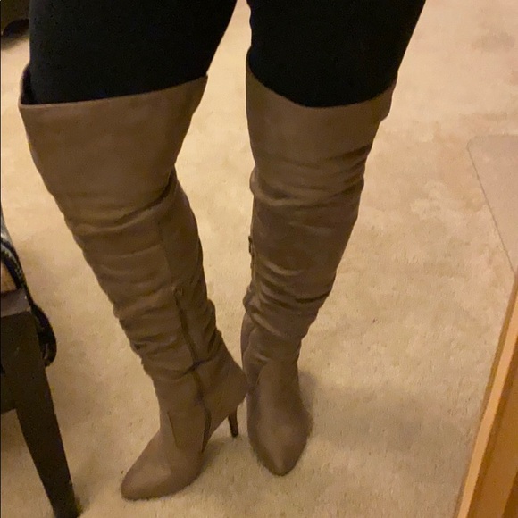 Forever Focus Over-the-knee boots - Picture 1 of 6